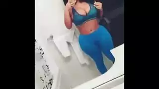 مؤخرة وفرج وثدي في فيلم إباحي صريح