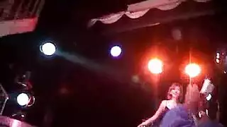 إباحية البهيمية: بنات تأخذ عضو حيوان