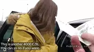 مفلس ومشتعل، يفعل أي شيء من أجل النقود