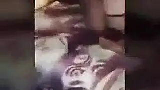 كوميديا أورجي جامحة: الفتاة الشقراء تخدم ثمانية قضبان قاسية