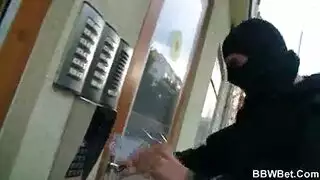 ‫إباحية بهيمية: جلسة تزاوج في حظيرة المزرعة