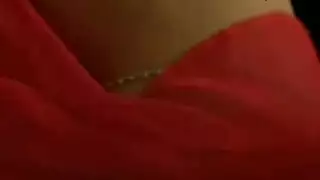 بورن مستوحى من بوليوود: قبلات ممتعة وإيلاج مهبلي عميق