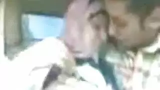 جنس عربي يتميز بعصر أثداء خشن