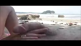 علاقة جنسية صريحة لثنائي دولي على الشاطئ الرملي