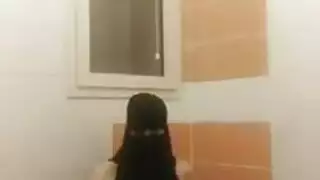 نجمات إباحيات عربيات بالحجاب يحصلن على إيلاج مزدوج