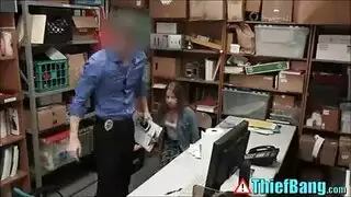 متجر تجرؤ غريب