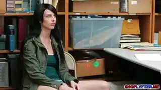 xxx الشركات: ضخ الكس بالمبشرية على المكتب