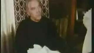 راهب يتخلى عن الله من أجل ليلة من الجنس الجماعي الصريح