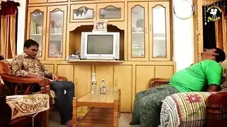 يتحرش بجوزة