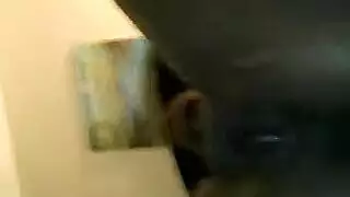 أغورا الصريحة: فتيان يتحررون جنسياً