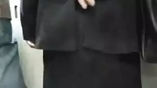 مطلقة ساخنة تأخذ قضيب شاب عميقاً في طيزها النارية