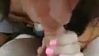 فتاة سوداء متجر اللسان المزدوج