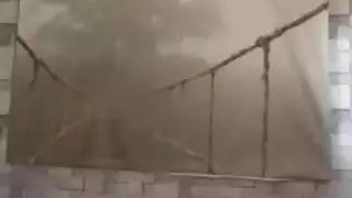 فتاة جائعة للقضيب تقبّل وتستمني له ثم تتوسل لأخذه من الخلف بقوة