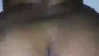 كانت امرأة شقراء لا تصدق تمارس الجنس مع صديق أفضل صديق لها ، لتلقينه درسًا