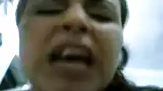 العشيق الأسمر يسيطر على الفتاة العربية في مشهد شرجي خشن