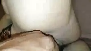 رغبات محرمة: رجل عربي وسيم يمارس الجنس بعمق مع زوجة أخيه