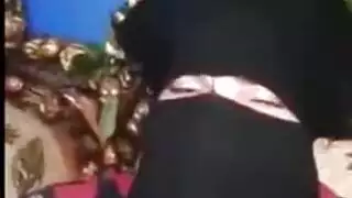 رغبات سرية لعاهرة مصرية منقبة في عرض كاميرا عاري