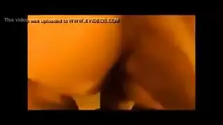 فتاة ذات كس كبير تأخذ زبًا سميكًا وتصرخ من المتعة