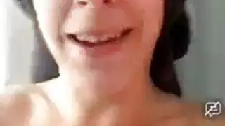 فتاة سمراء ترتدي جوارب تمارس جنس شرجي عنيف إكس إكس إكس