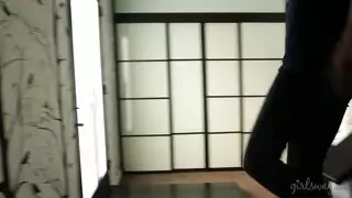 جنس سحاقي مشتعل: تدليك مهبل مبلل وإثارة بالأصابع