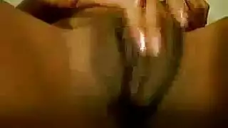 تعرف النساء المتحمسات أن الديك الكبير لجيران شريكهن يجعله يقذف مرتين على الأقل