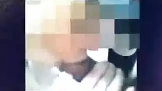 سمراء في زي عيد الميلاد تربح عيشها بدقّ قضيب أسود كبير