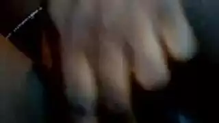  من عذراء إلى إباحية: فتاة هاوية تأخذ عدة أعضاء في تصوير محترف