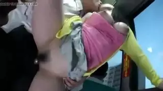 نيك صعب في حافلة: فتاة يابانية تأخذ كل الزبر