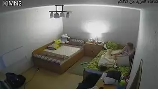 مفاجأة مص القضيب لرجل نائم