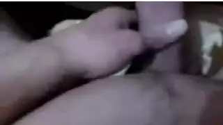 جنس عنيف: حلق شعرها ثم إدخال أصابعه بقوة