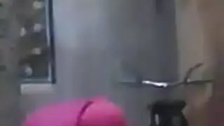نجمة الإباحية تقى في جماع جماعي مثير