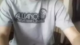 الكتكوت الكريمي يُهيمن عليه بواسطة الفحل الأبيض