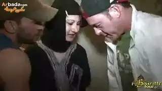 ‫جنس على السلم: سيطرة على الفتاة المحجبة المجاورة‬