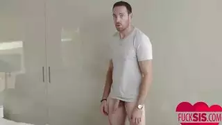 قضيبان وفتاة واحدة أشقاء يمنحونها نكاح جماعي اختراق مزدوج