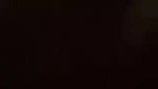 عاهرة عارية فاسقة تمارس الجنس بشدة مع رجل أصلع في المكتب