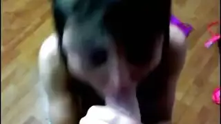طيزها الكبير جعل الشاب يغلي ثم ناكها في فتحه