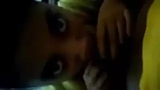 فوضى جنسية خارجية: إباحية بجانب المسبح مع قذف داخلي