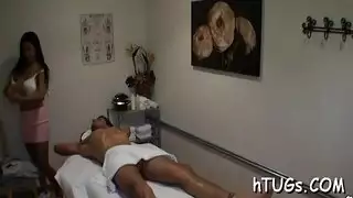 أنا وخطيبتي وعاملة المساج الشرموطة سكس أجنبي