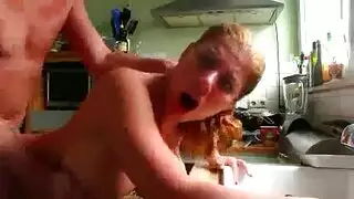 تحقيق خيال الحزام: فتاة ألمانية تمارس الجنس مع عشيقتها المستعدة