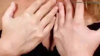 حفلة جنس صباحية: بورن على منضدة المطبخ