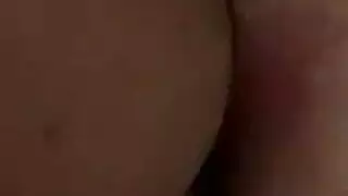 فتاتان ورجل واحد: مشوية ومندفعة بقوة