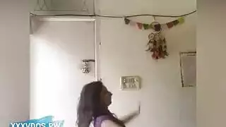 جنس شرجي صريح مع سلاّت شقراء مثيرة في البناء