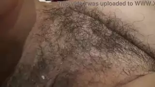 ابن الزوج يملأ فم زوجة أبيه بالسائل المنوي نهاية إباحية