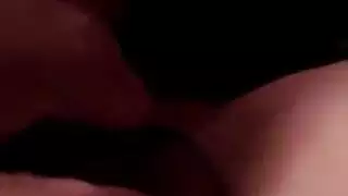 المرة الأولى للفتاة العربية الصغيرة تلمس نفسها