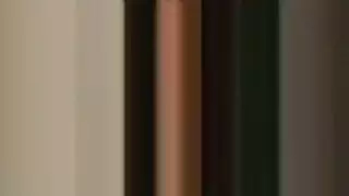 قضيب ناضج يملأ فرج شابة