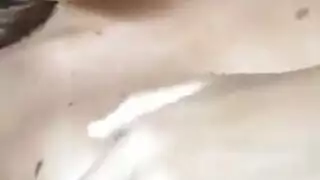 جلسة تدليك عنيفة تنتهي بقذف عميق من عميل ساخن