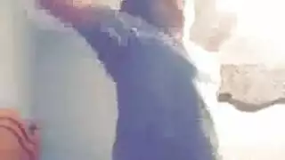 عاهرة مراهقة وقحة تأخذ جنس بورن قاسي