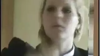 قضيب أسود عملاق يسيطر على فيكتوريا يونيو في جنس مكثف