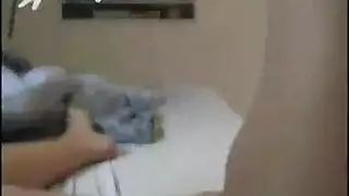 شقراء مقيدة تمارس جنس مزدوج مع زميلها وزوجها