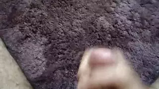 تتألم من كسه الكثير من زب الكبير